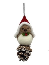 Hanger vogel op dennenappel met kerstmuts