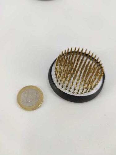 Fakirbedje (kenzan) 50 mm met afneembare gummiring voor Ikebana bloemstukken
